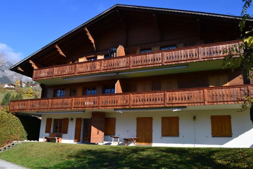Cozy Apartment In The Heart Of The Alps Chateau-d'Oex Exterior foto